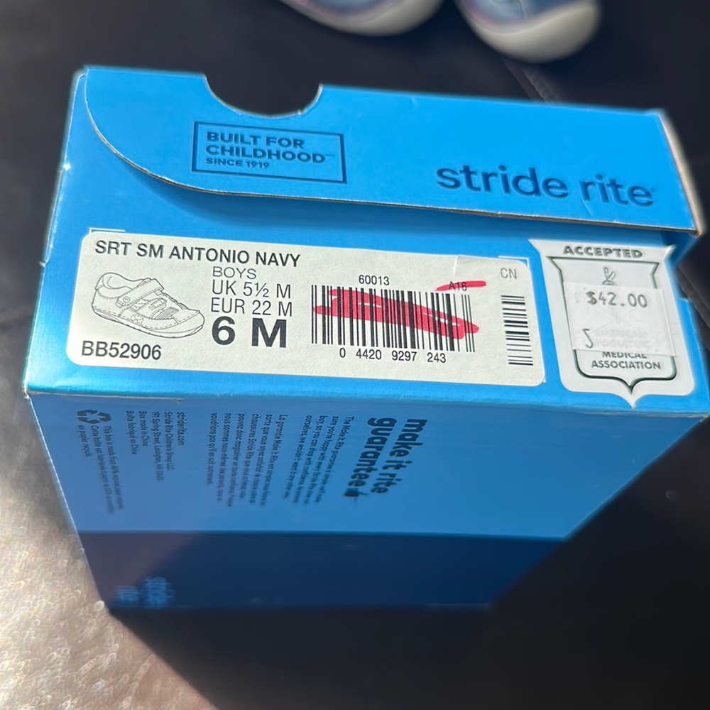 Stride Rite Antonio Navy Leather Sandals Size 6 Medium. Lightly Used. Velcro.